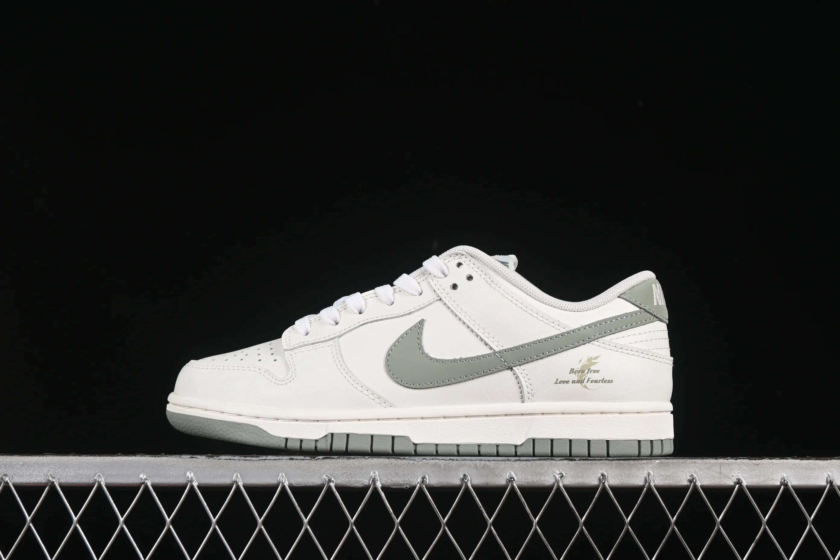 All Categories Nk SB Dunk Series Nk SB Dunk Low Low-top sneakers Nike SB Dunk Low Born Free Anniversary high-end customization Low-top casual sneakers WG0406-021